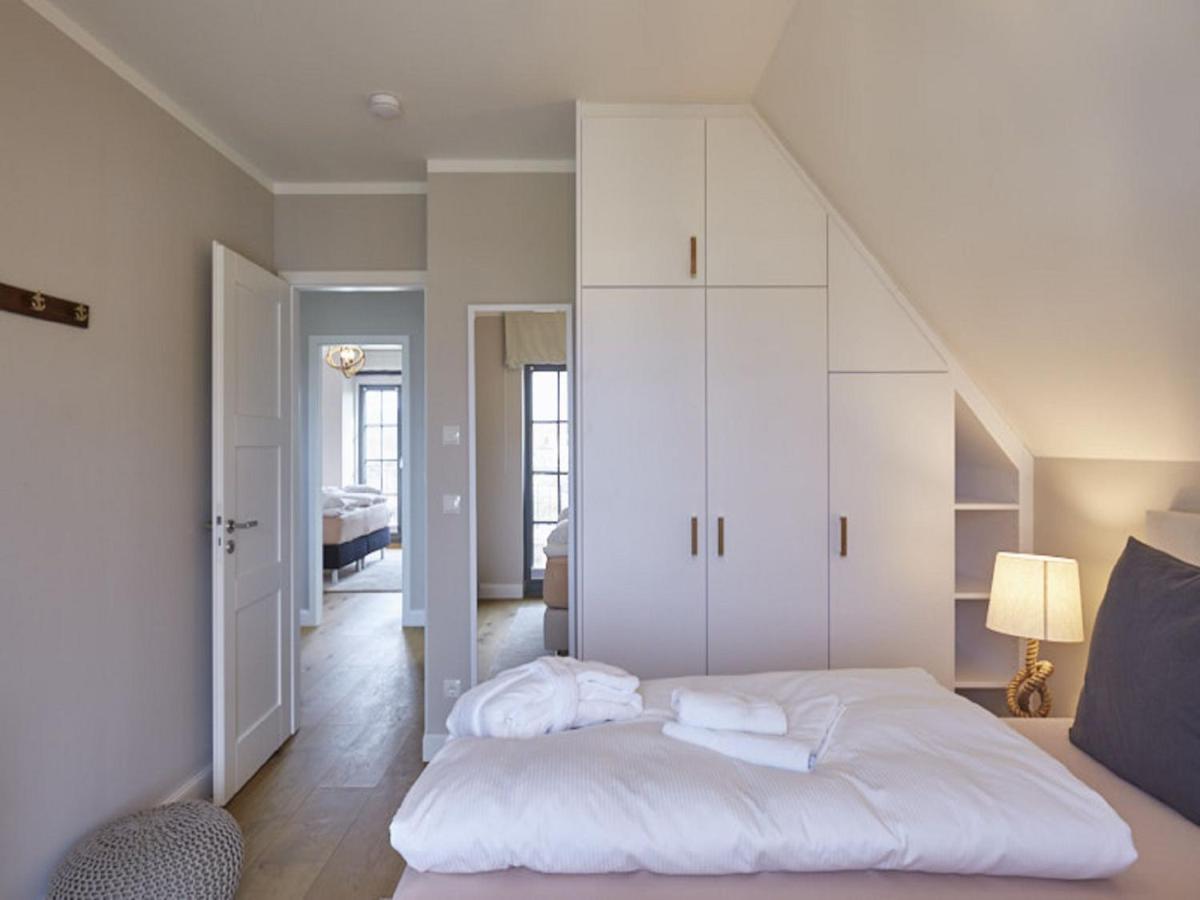 Holiday home Reetland Am - Luxus Reetdachvilla Mit 3 Schlafzimmern, Sauna Und Kamin E27